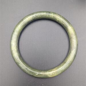Vintage Green Nephrite Jade Bangle Bracelet